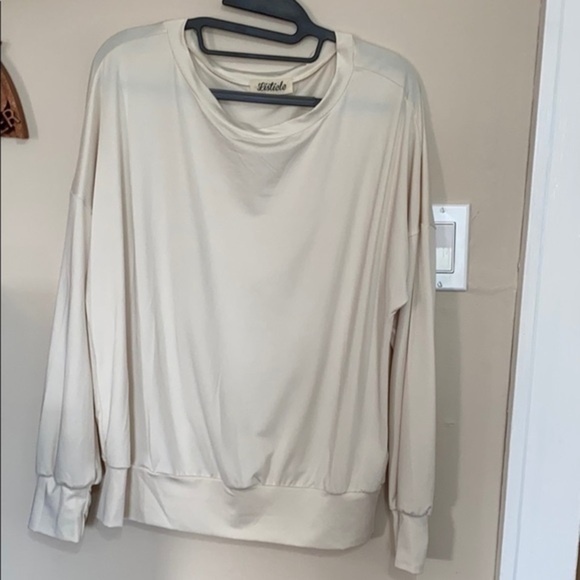 Soft Ivory Blouse Listicle Small - Picture 3 of 5